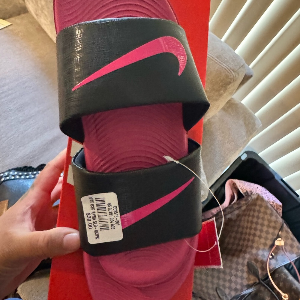 Nike Women's Black and Pink Sandals